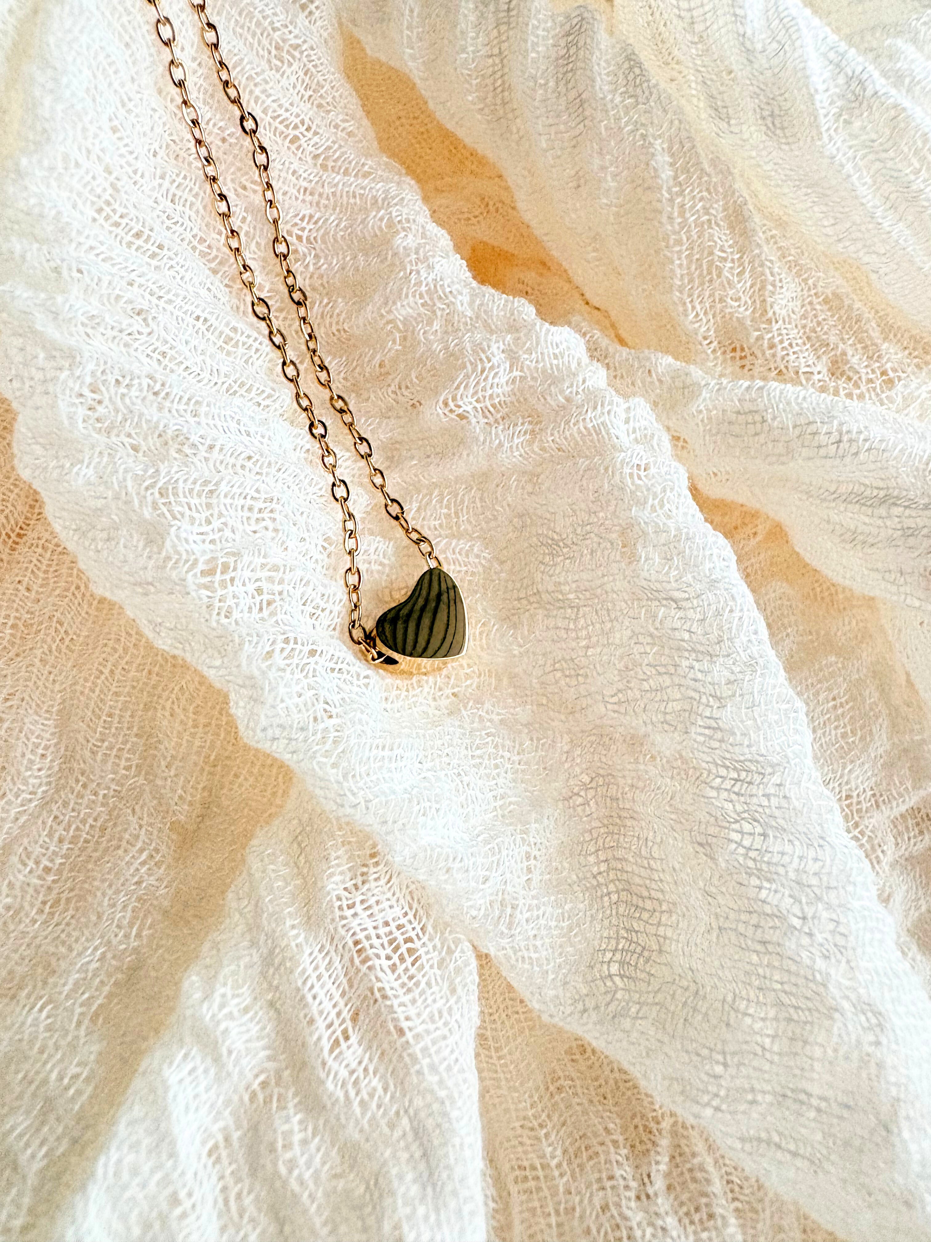 Small Heart Necklace goud