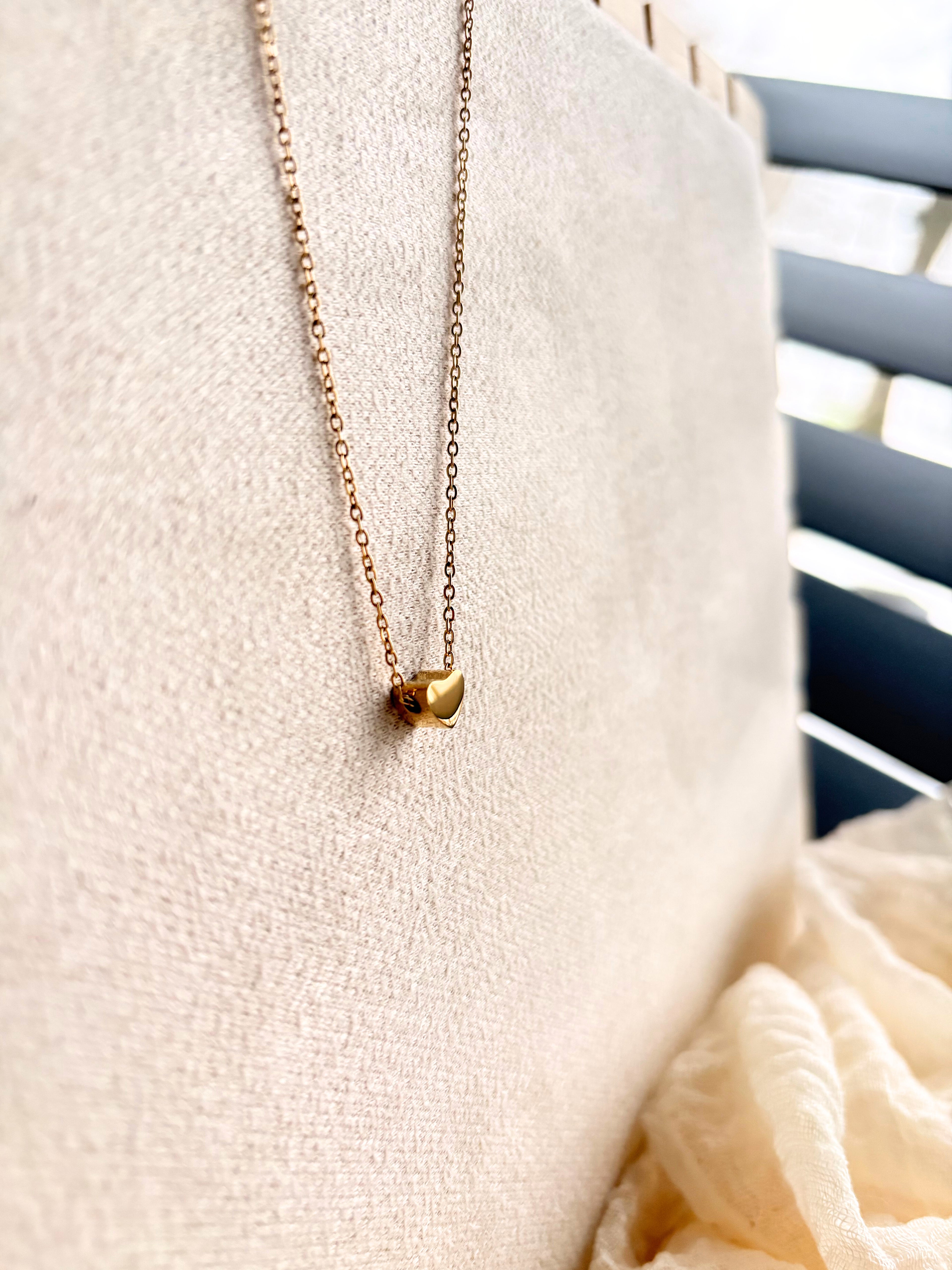 Small Heart Necklace goud